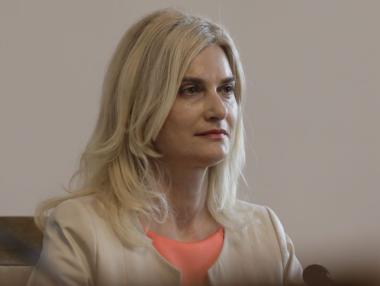 Ресорният министър: Въпреки калната кампания сезонът по морето върви добре