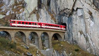 Пътуване с влак или самолет: Кой е по-добрият вариант за планетата и бюджета?