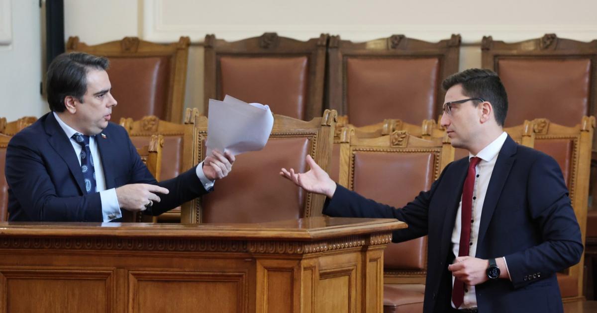 Финансовият министър Асен Василев се е отказал от идеята за