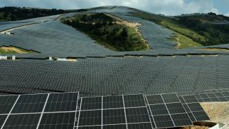 Нов соларен парк за 100 млн. евро ще бъде изграден край Мъглиж