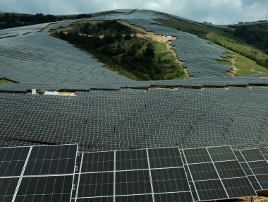 Нов соларен парк за 100 млн. евро ще бъде изграден край Мъглиж