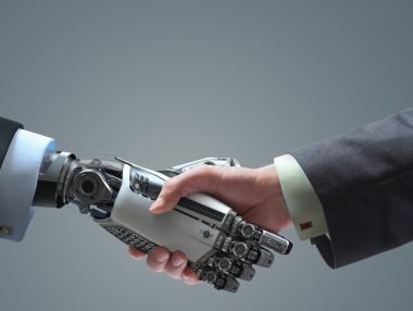 Колко часа спестяват служителите, използвайки AI всеки ден?