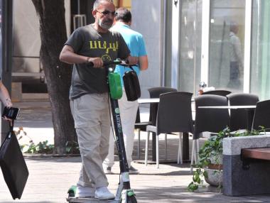 СОС ограничи скоростта на електрическите тротинетки