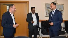 Разработчик на софтуер за BMW и Audi създава развоен център