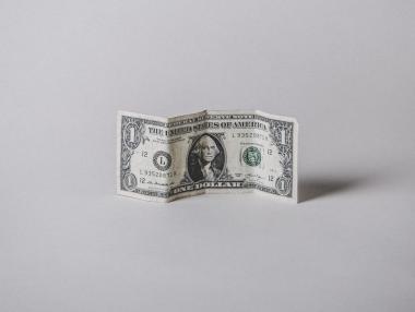 Потъващият долар е благодат за рисковите активи по целия свят
