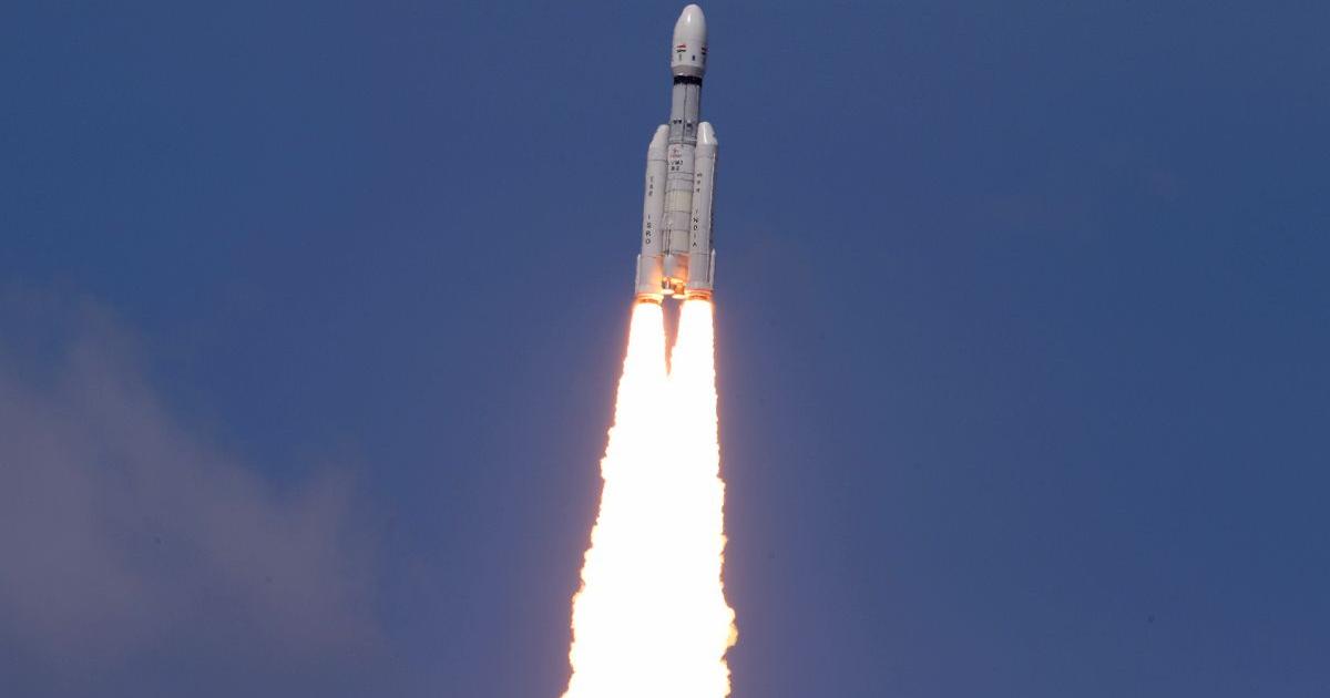 Индия стартира третата си мисия до Луната, като целта ѝ