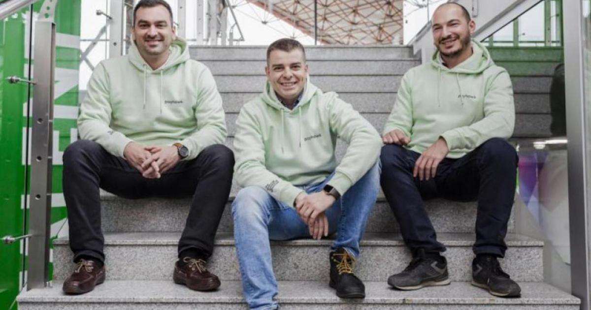 Основаната в България платформа за управление на плащания Payhawk получи