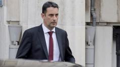 Държавният авиационен оператор или т нар Авиоотряд 28 който отговаря за