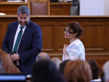 ГЕРБ, ДПС и ПП-ДБ застанаха заедно срещу „Лукойл“ в „Росенец“