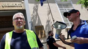 И все пак полицаите ще получат по-високи заплати