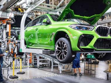 Как BMW използва AI, за да сглобява автомобилите по-ефективно