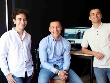 Млади предприемачи създадоха социална мрежа за продажба на дрехи