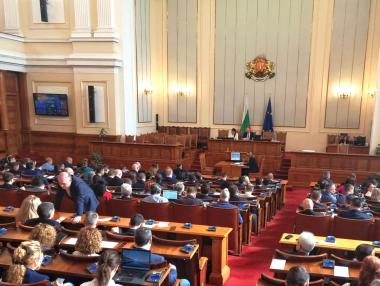 Без изненади с бюджетния популизъм на депутатите