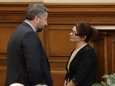 Новините от седмицата: Управляващите взеха „Росенец“ от „Лукойл“; Солени сметки за клиентите на заведения