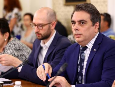 Асен Василев се отрече от бюджета си