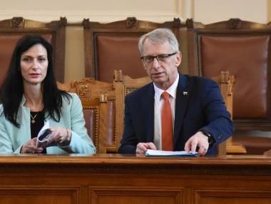 Коалицията планира вдигане на максималния осигурителен доход и промени при концесиите