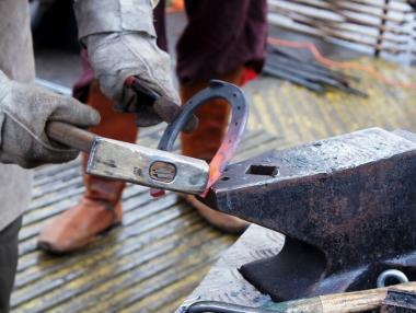 Вечерни новини: Големите фирми ще плащат заплати само по банков път; ЕЦБ повиши лихвите