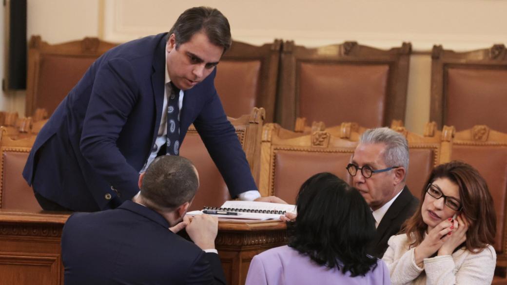 Парламентът прие най-закъснелия бюджет в историята на България