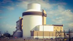 След няколко отлагания първият усъвършенстван ядрен реактор Westinghouse с технология