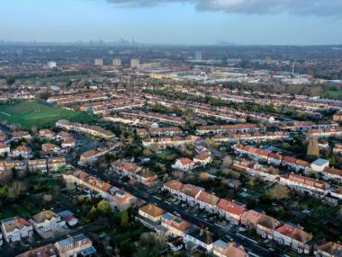 Британските цени на имотите бележат невиждан от 2009 г. спад