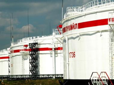 „Лукойл“ търси нов пост за ръководителя на бургаската рафинерия