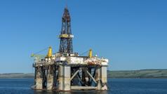 Печалбата на петролния гигант BP за второто тримесечие спадна със