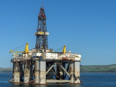 Печалбата на BP се срина със 70%