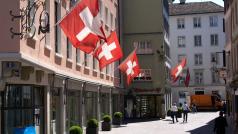 Понижаването на кредитния рейтинг на САЩ от една от трите