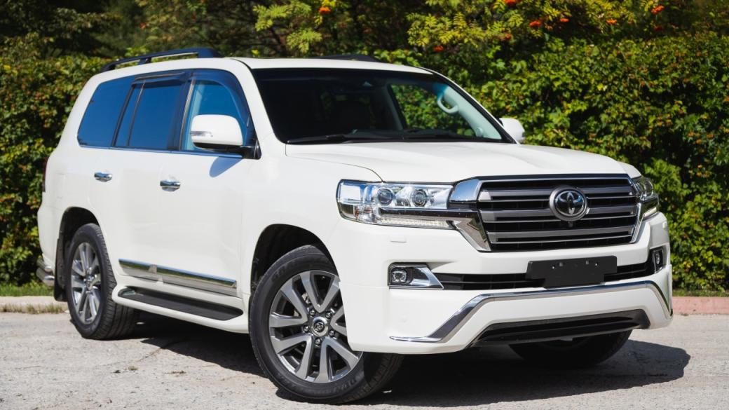 Toyota допълва емблематичния Land Cruiser с хибридна версия