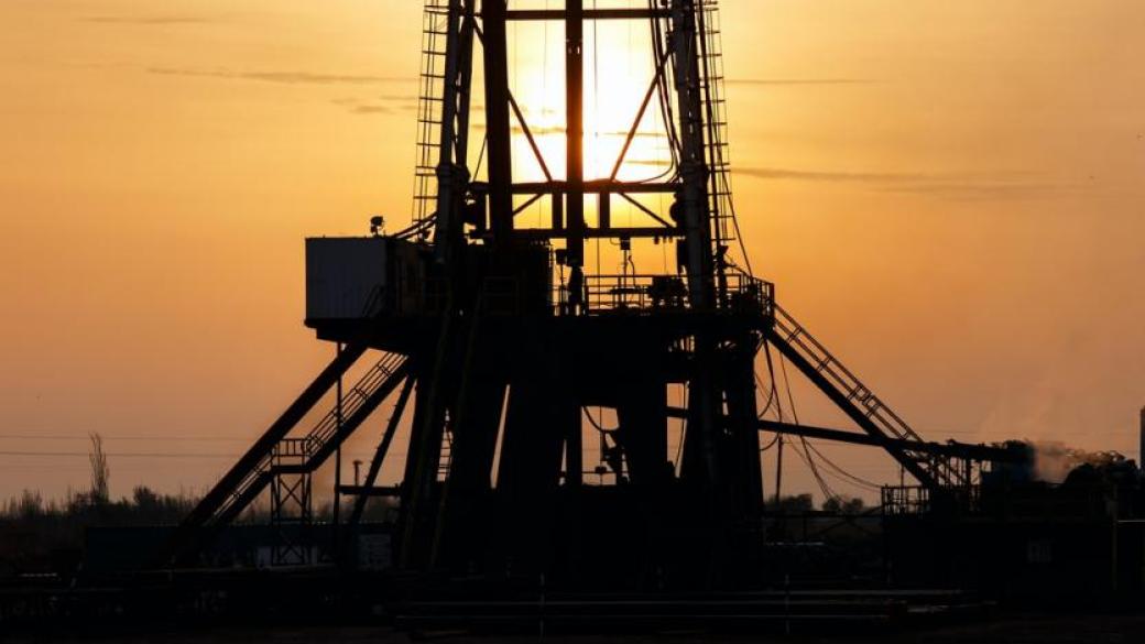 Саудитска Арабия удължава съкращенията на добива на петрол