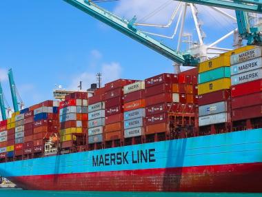 Maersk предупреждава за по-голямо забавяне на контейнерната търговия