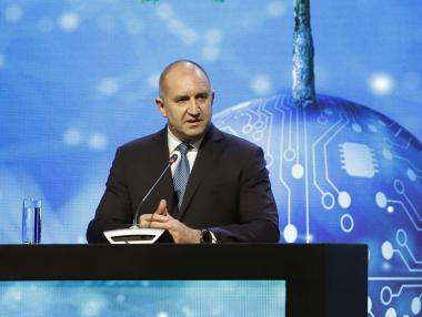 Вечерни новини: Концесията на „Росенец“ отива в съда; Хотелиерите настояват за заплати в брой