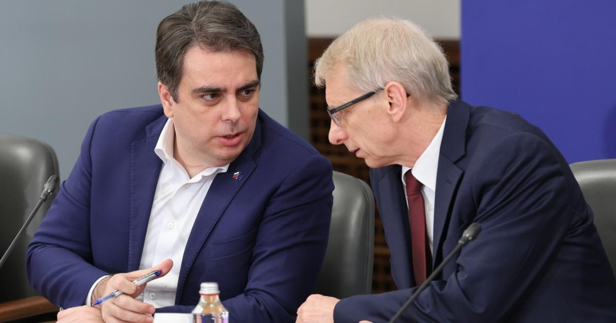 Премиерът Николай Денков е подготвил своята оставка и е бил