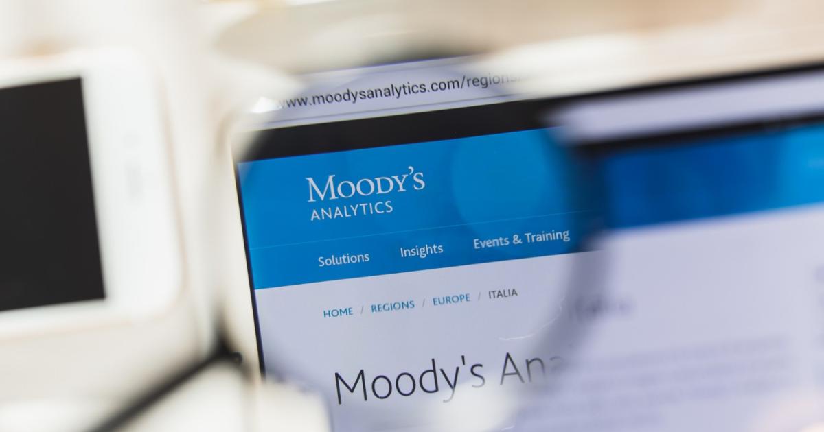 Агенция Moody`s понижи с една степен кредитните рейтинги на 10