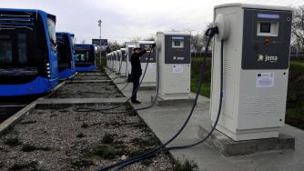 Слънцето – новото зарядно на бургаските автобуси