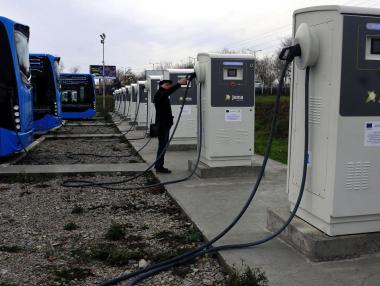 Слънцето – новото зарядно на бургаските автобуси