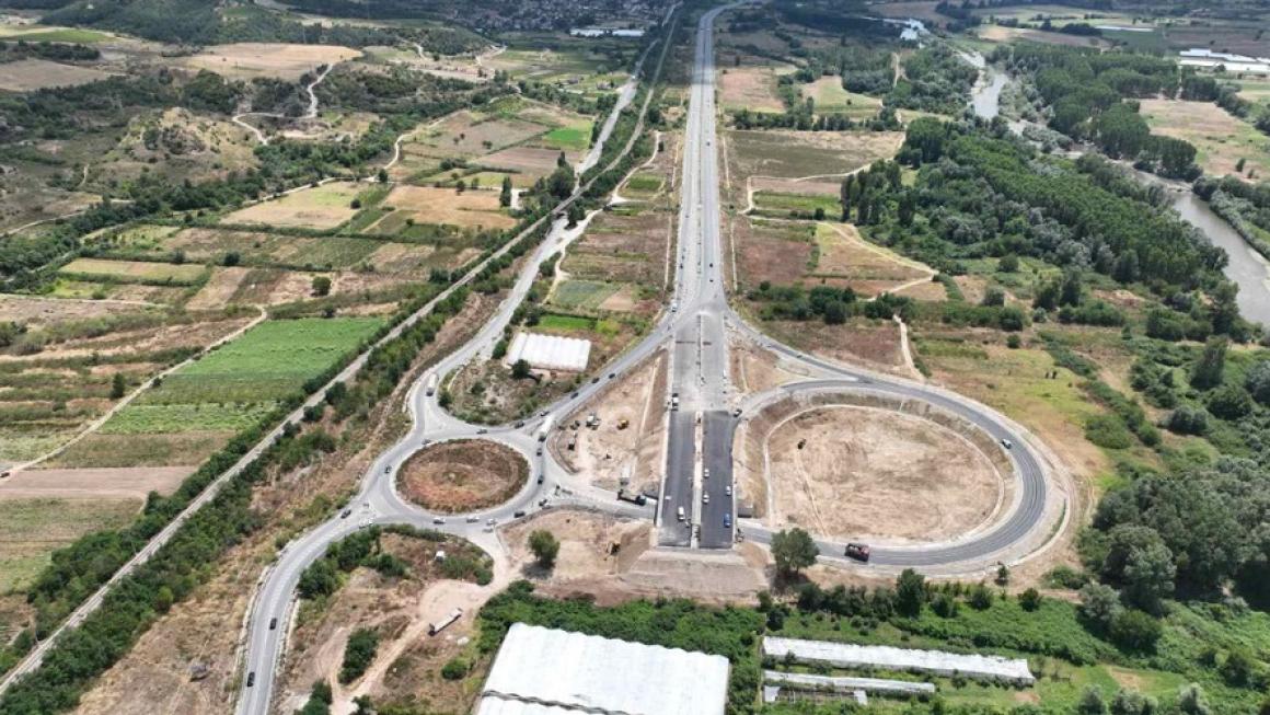 Галерия :: Снимка 3 :: АПИ пусна движението при пътен възел „Кресна“}