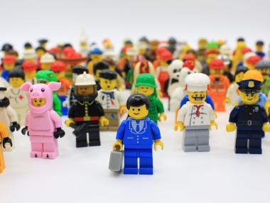 КЗК глоби още една българска фирма за имитация на LEGO