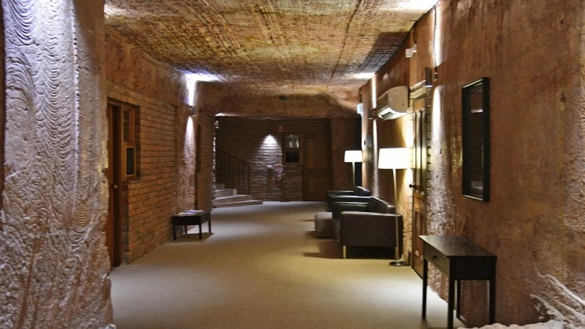 Галерия :: Снимка 3 :: Австралийският град, в който хората живеят под земята (галерия)}