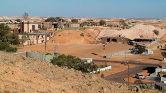 Австралийският град, в който хората живеят под земята (галерия)