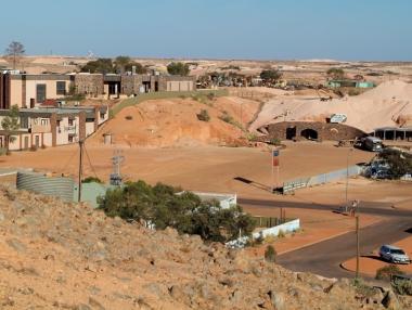 Австралийският град, в който хората живеят под земята (галерия)