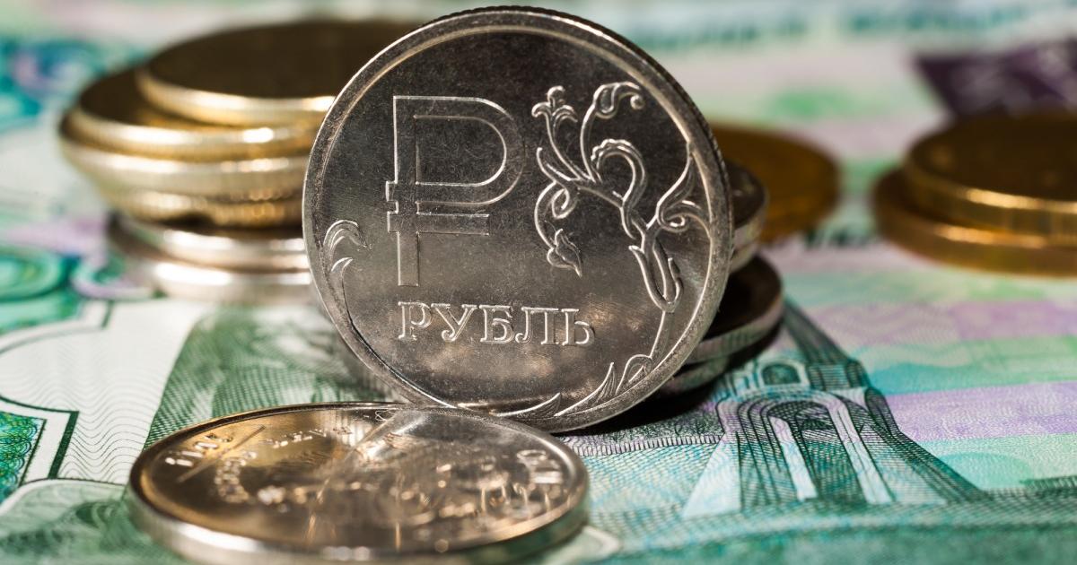 Рублата надхвърли 100 броя за един щатски долар в понеделник,