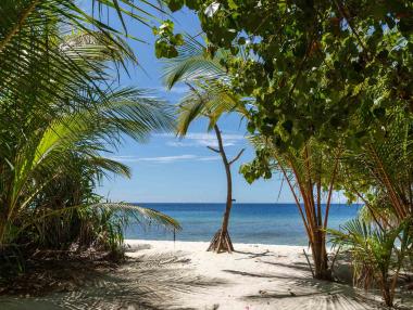Малдивите отвъд затворените луксозни комплекси