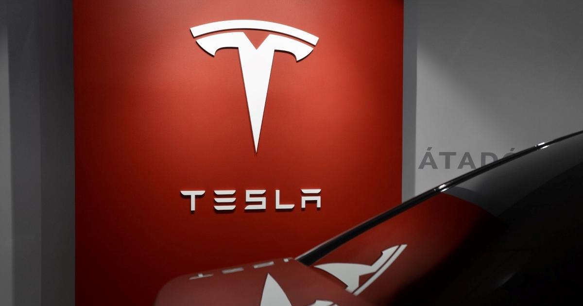 Tesla сваля цените на своите модели Y за клиентите си