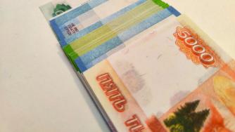 Рублата поскъпна в очакване на извънредно вдигане на лихвите