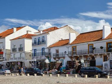 Португалия намери решение на жилищната криза – строги регулации за туризма