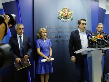 Василев решава с държавни пари проблемите на свързана с Ковачки топлофикация