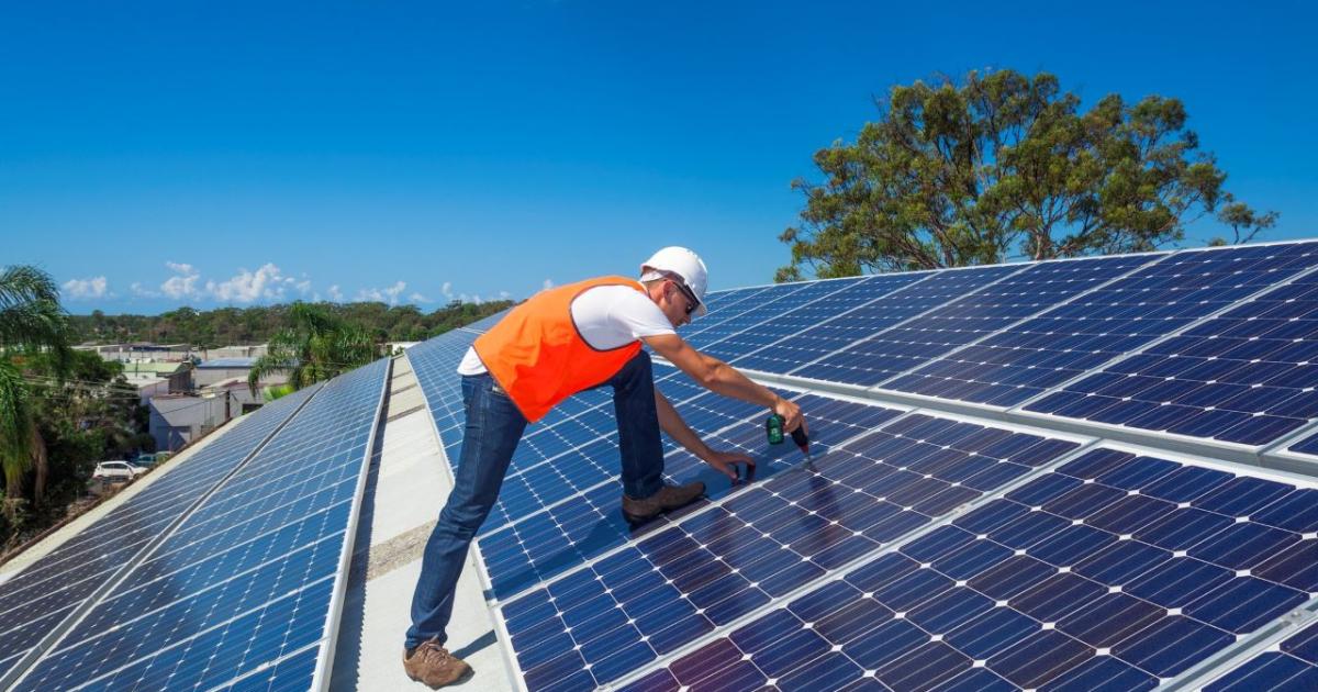 Много китайски соларни компании обмислят или вече са започнали да