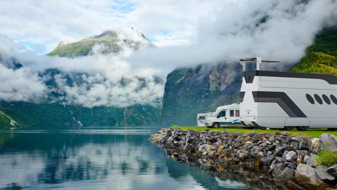 Галерия :: Снимка 2 :: Имение на колела: Кой е най-луксозният кемпер в света?}