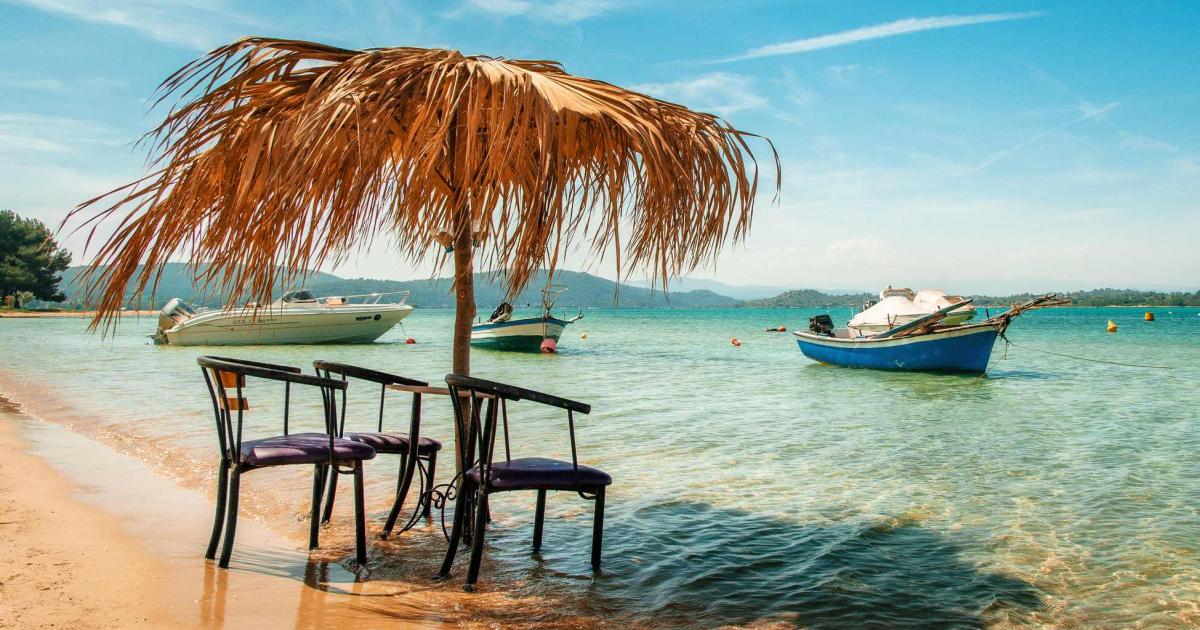 Гръцките власти арестуваха 22-ма души за незаконно използване на плажни
